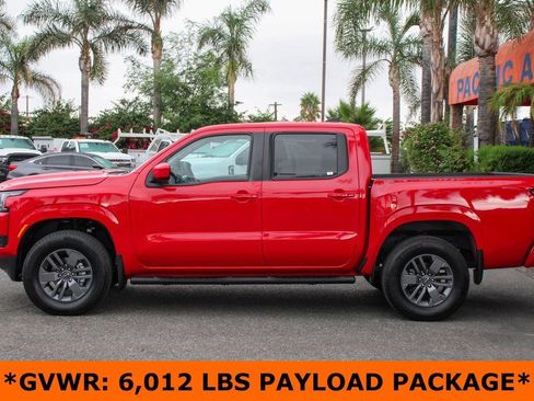 Used 2025 Nissan Frontier SV image 5