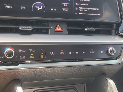 Used 2023 Kia Sportage EX FWD image 21
