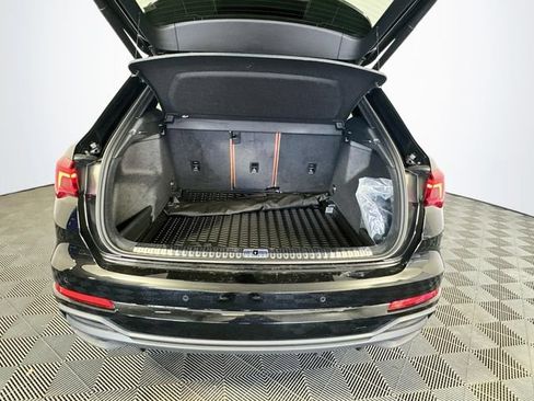 Used 2025 Audi Q3 2.0T Premium w/ Convenience Package AWD/4WD image 24