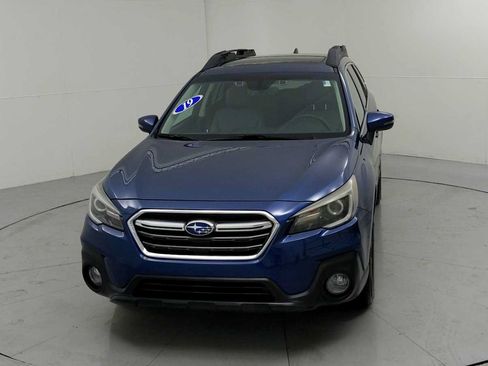 Used 2019 Subaru Outback 2.5i Limited AWD/4WD image 3