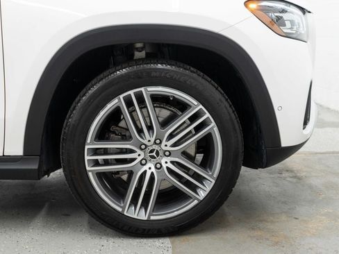 Used 2025 Mercedes-Benz GLS 450 4MATIC image 38