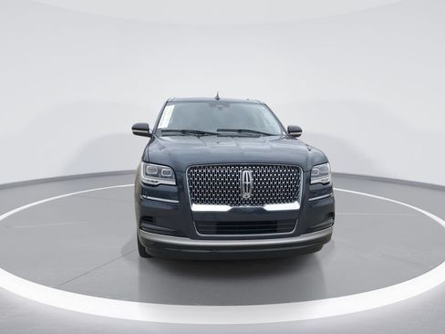 Used 2024 Lincoln Navigator Reserve AWD/4WD image 3