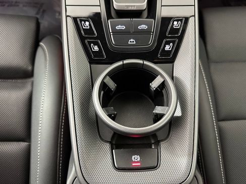 Certified 2025 Porsche 911 Carrera RWD image 34