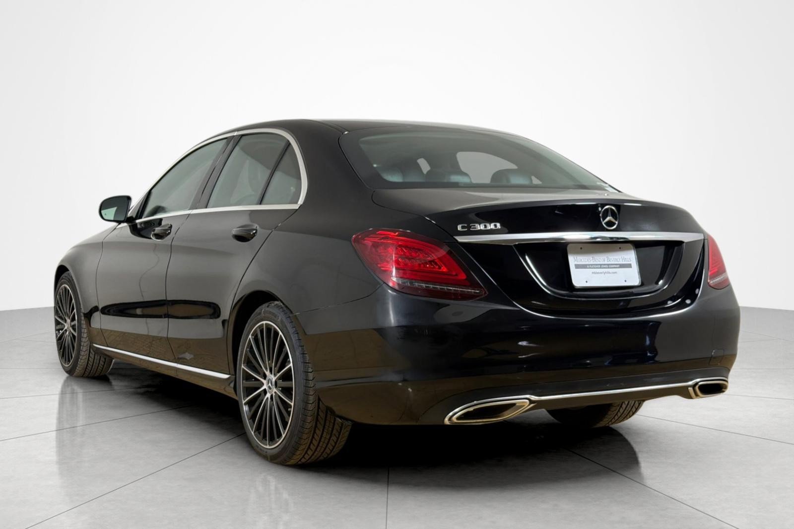 Used 2019 Mercedes-Benz C 300 Sedan image 3