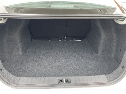 Used 2025 Nissan Versa SV image 30