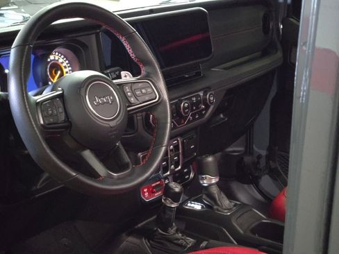 Used 2024 Jeep Wrangler Unlimited Rubicon 392 image 27