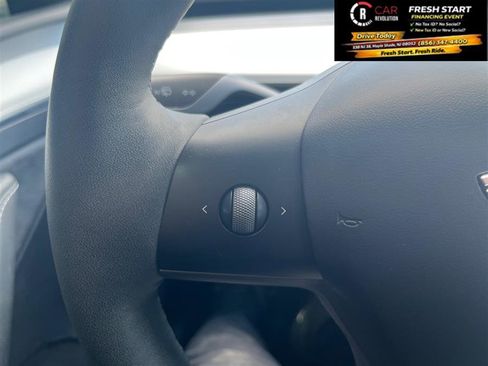 Used 2023 Tesla Model Y Long Range image 28