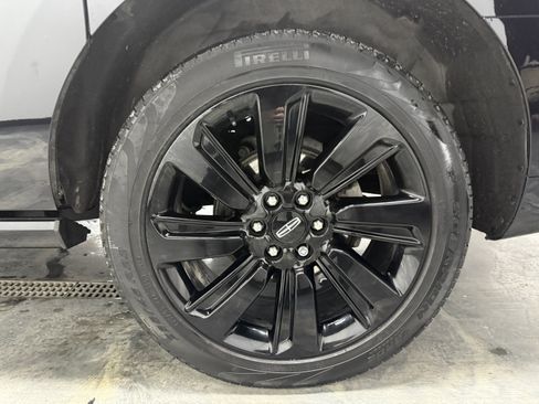 Used 2023 Lincoln Navigator L Reserve w/ Equipment Group 201A image 29