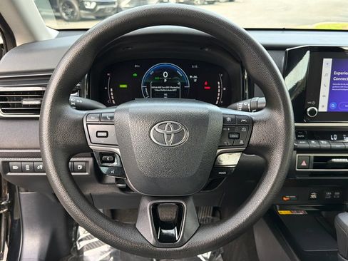 Used 2025 Toyota Camry LE FWD image 21