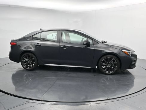 Used 2025 Toyota Corolla SE FWD image 9