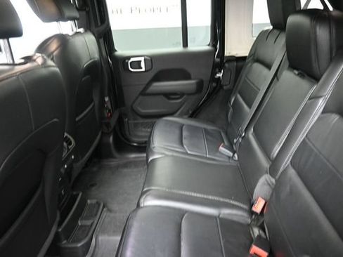 Used 2023 Jeep Wrangler Unlimited Sahara AWD/4WD image 23