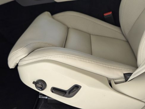 New 2026 Volvo XC90 B6 Ultra w/ Protection Package image 26