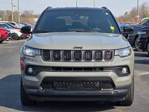 Used 2023 Jeep Compass Altitude image 3