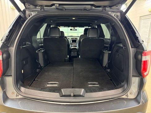 Used 2017 Ford Explorer XLT w/ Equipment Group 202A image 23