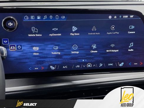 Used 2025 Chevrolet Traverse LT w/ Sun and Wheel Package image 15
