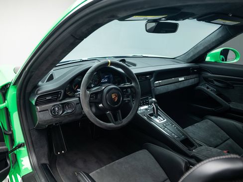 Used 2018 Porsche 911 GT2 RS image 22