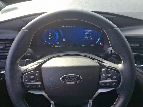 Certified 2022 Ford Explorer ST w/ Equipment Group 401A image 19