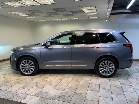 Used 2022 Cadillac XT6 Premium Luxury image 4