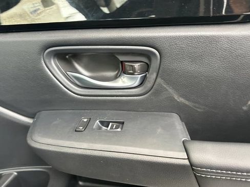 Used 2025 Honda Pilot Touring image 19