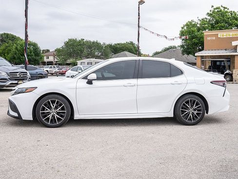 Used 2021 Toyota Camry SE FWD image 8