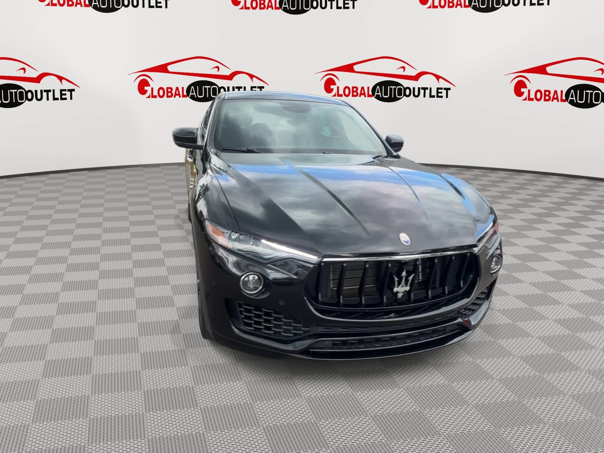 Used 2019 Maserati Levante AWD/4WD image 3