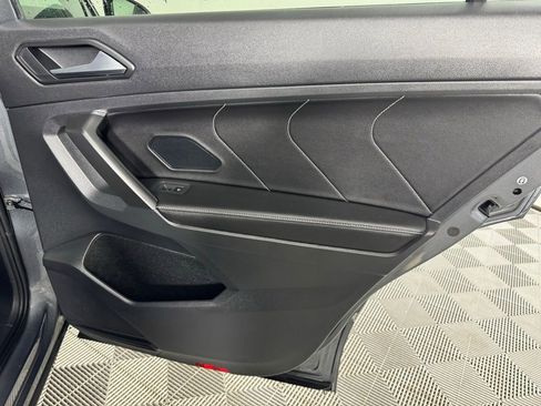 Used 2022 Volkswagen Tiguan SEL R-Line image 29