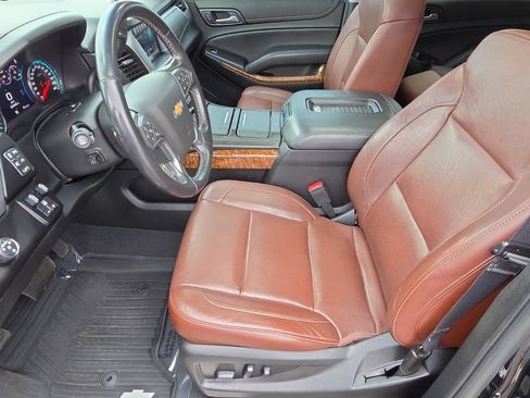 Used 2019 Chevrolet Suburban Premier w/ Premier Plus Edition RWD image 10
