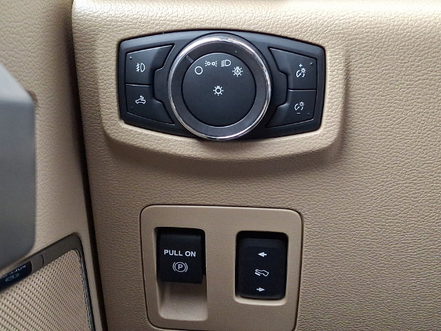 Used 2018 Ford F150 Lariat w/ Equipment Group 502A Luxury AWD/4WD image 26