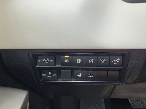 Used 2023 Toyota Tundra Capstone AWD/4WD image 14