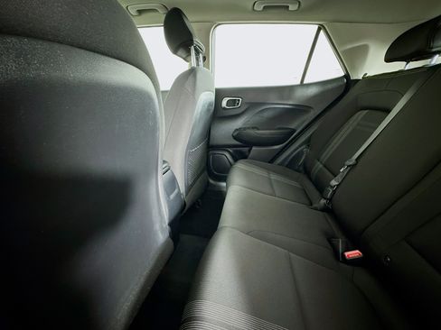 Used 2022 Hyundai Venue SEL image 23