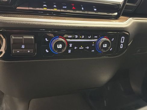 Used 2026 Chevrolet Silverado 1500 LT AWD/4WD image 21