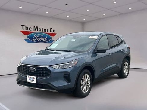 Certified 2025 Ford Escape Active AWD/4WD image 1