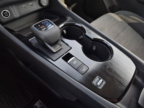Used 2022 Nissan Rogue SV FWD image 26
