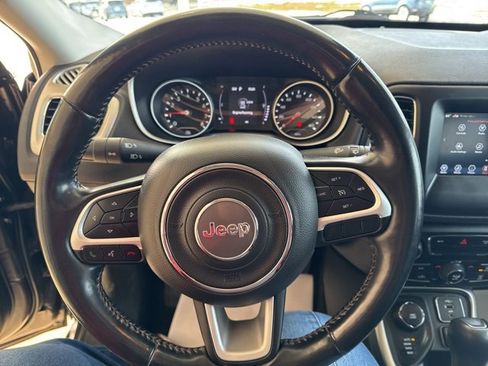 Used 2020 Jeep Compass Latitude w/ Cold Weather Group image 17