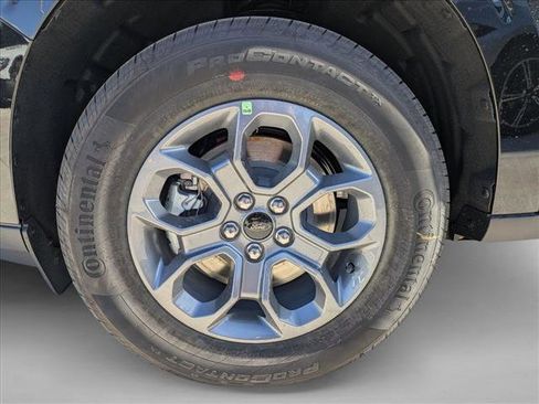 New 2025 Ford Maverick XLT image 24