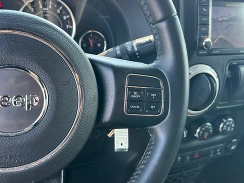 Used 2018 Jeep Wrangler Sahara w/ Connectivity Group AWD/4WD image 18