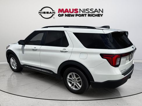 Used 2025 Ford Explorer Active RWD image 8