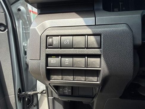 Used 2026 Toyota Tacoma SR5 AWD/4WD image 17