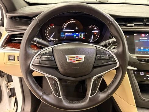 Used 2017 Cadillac XT5 Luxury w/ Driver Awareness Package AWD/4WD image 16