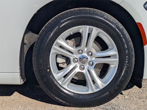 Used 2023 Dodge Charger SXT image 11