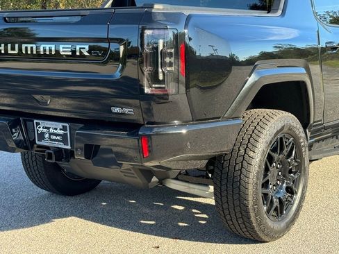New 2025 GMC Hummer EV 2X image 16