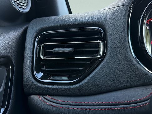 Used 2025 Dodge Durango GT AWD/4WD image 20