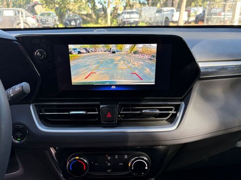 Used 2025 Chevrolet TrailBlazer LT image 21