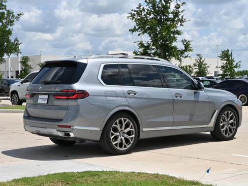 Certified 2025 BMW X7 xDrive40i AWD/4WD image 9