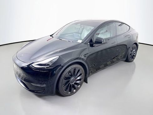 Used 2023 Tesla Model Y Performance image 3