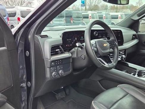 Used 2025 Chevrolet Tahoe Premier image 3