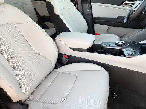 New 2026 Kia Sportage EX image 10