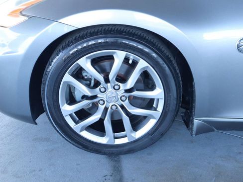 Used 2014 Nissan 370Z Touring RWD image 12