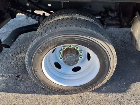 Used 2019 Ford F550 2WD Regular Cab Super Duty image 17