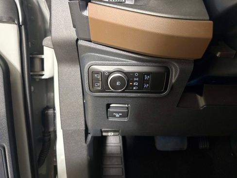 Used 2024 Ford Bronco Outer Banks AWD/4WD image 30